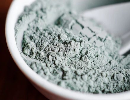 Bentonite clay for skin mask